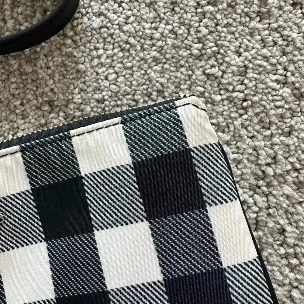 Kate Spade Chelsea Textured Gingham Printed Medium Nylon Zip Wristlet Wallet‎